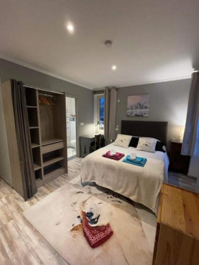 la Montagnette l oursson CHAMBRE maison en travaux de 10h a 17h